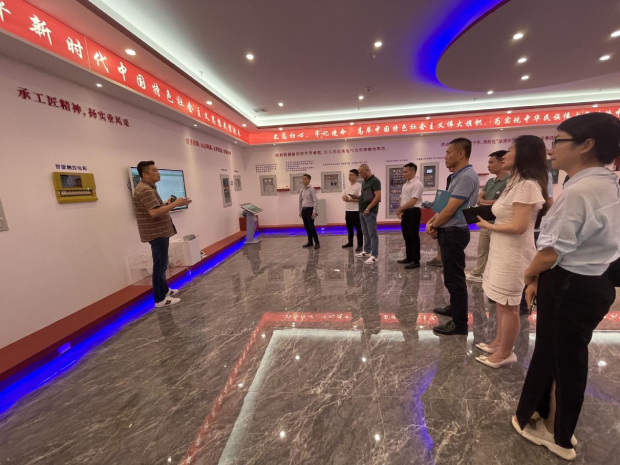 热烈接待海大总裁32班莅临我司旅行_尊龙凯时-新闻中心
