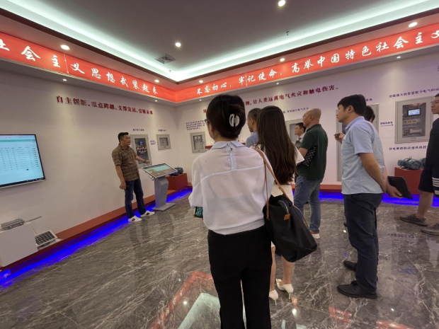 热烈接待海大总裁32班莅临我司旅行_尊龙凯时-新闻中心