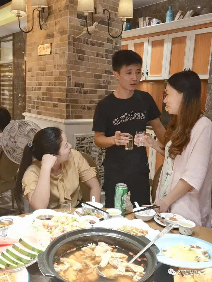 这其中秋，，，，，，与你一起_尊龙凯时-新闻中心