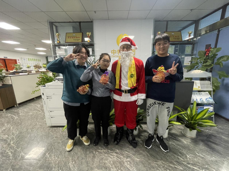 岁末温暖 诞愿有你_尊龙凯时-新闻中心