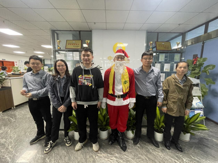 岁末温暖 诞愿有你_尊龙凯时-新闻中心