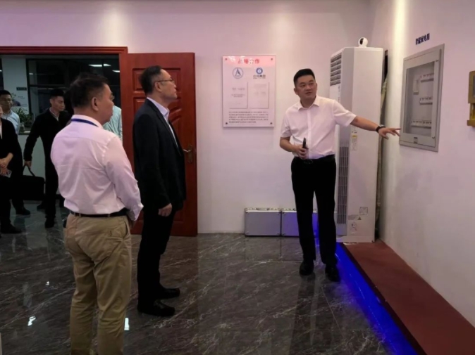 热烈接待海南省工商联丁飞主席一行人到尊龙凯时莅临指导_尊龙凯时-新闻中心
